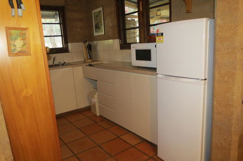 Bentwood Olive Grove Accommodation - Melbourne 4u 13