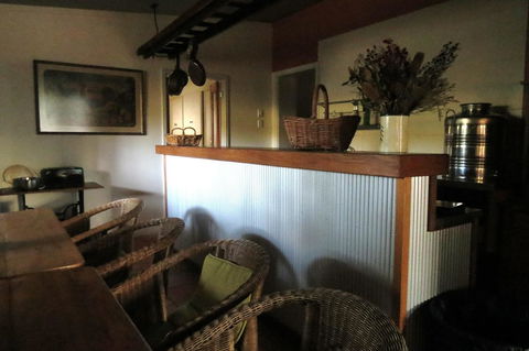 Bentwood Olive Grove Accommodation - Melbourne 4u 8