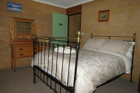 Bentwood Olive Grove Accommodation - Melbourne 4u 16