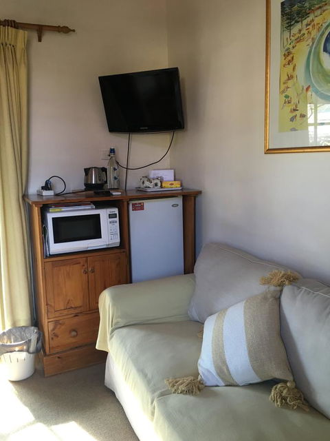 RoseMoore Bed & Breakfast - Melbourne 4u 6