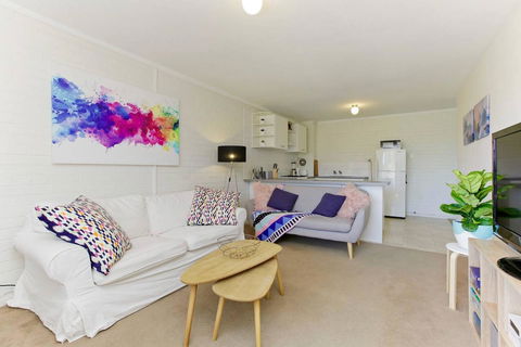 SEA BREEZE â€“ Between Cottesloe Beach & Swan River - Melbourne 4u 0
