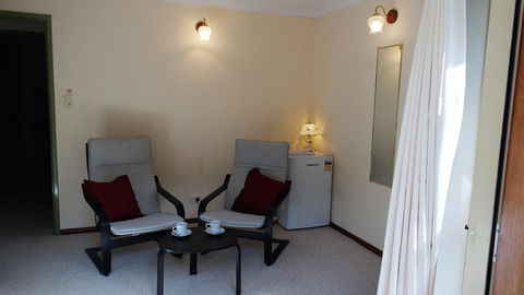 Eleebana Guest House - Accommodation Melbourne 3