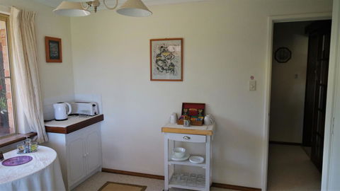Eleebana Guest House - Accommodation Melbourne 29
