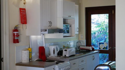 Eleebana Guest House - Accommodation Melbourne 26