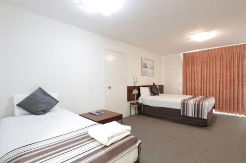 Atrium Hotel Mandurah - Accommodation Melbourne 1