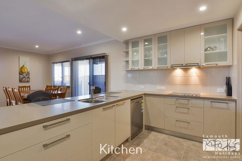 7 Kestrel Place - Melbourne 4u 6