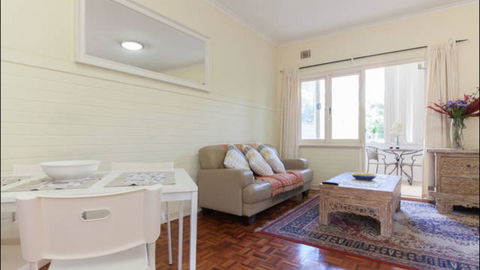 Broadway Apartments - Accommodation Melbourne 17