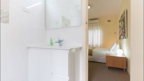 Broadway Apartments - Accommodation Melbourne 27