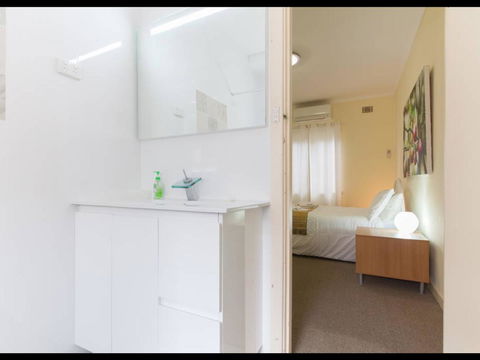 Broadway Apartments - Accommodation Melbourne 39