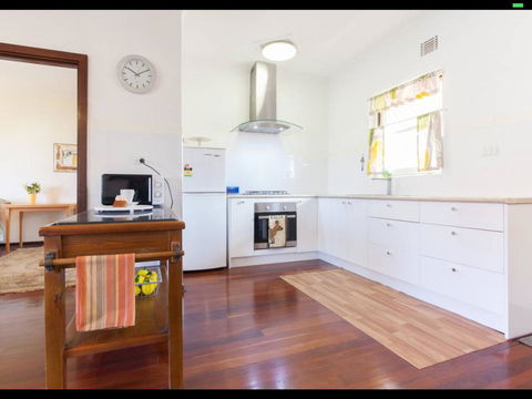 Broadway Apartments - Accommodation Melbourne 44