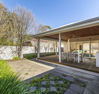 Inner Western Suburbs Retreat - Accommodation Melbourne