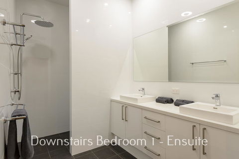 32 Corella Court - Melbourne 4u 8