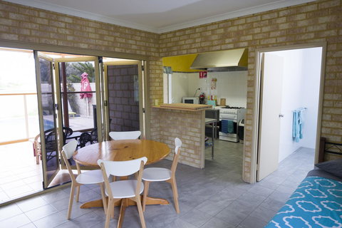 Lancelin Lodge - Accommodation Melbourne 1