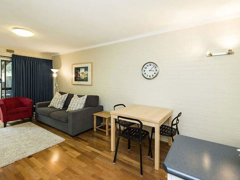 Rosalie 13 - Accommodation Melbourne 6