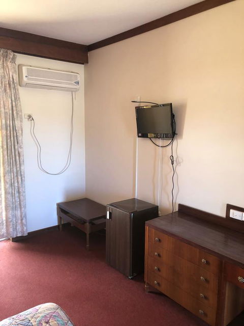 Kambalda Hotel - Accommodation Melbourne 1