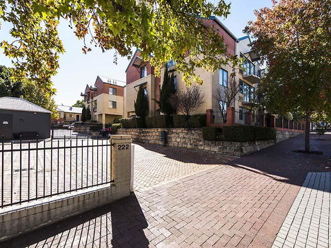 Subiaco Village 28 - Accommodation Melbourne 22