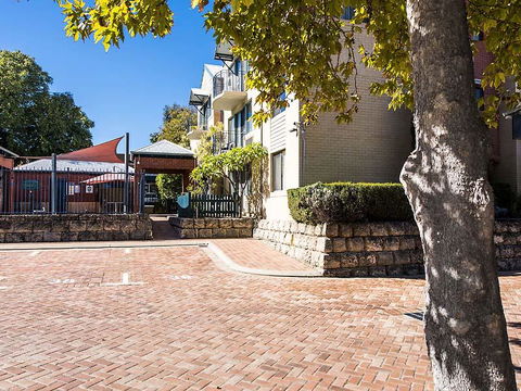 Subiaco Village 28 - Accommodation Melbourne 20