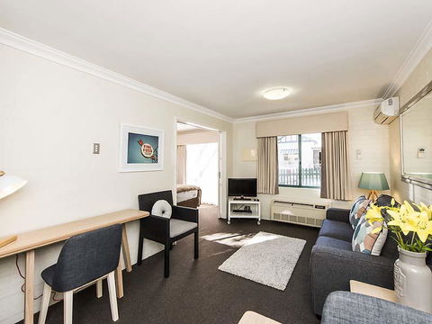 Subiaco Village 28 - Accommodation Melbourne 6