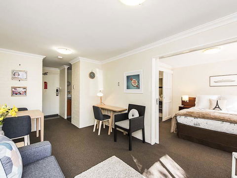 Subiaco Village 28 - Accommodation Melbourne 4