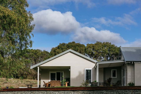 Stablebase - Accommodation Melbourne 2