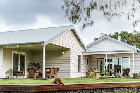 Stablebase - Accommodation Melbourne 1