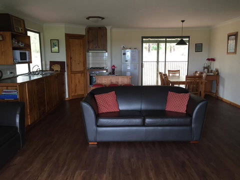 SilverSprings Spa Retreat Pet Friendly Cottages And Glampings - Accommodation Melbourne 27