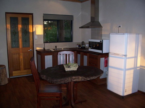 SilverSprings Spa Retreat Pet Friendly Cottages And Glampings - Accommodation Melbourne 22