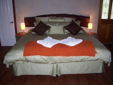 SilverSprings Spa Retreat Pet Friendly Cottages And Glampings - Accommodation Melbourne 24