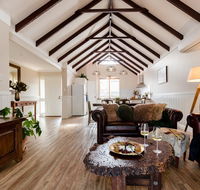 Maison Magnolia - Spacious Cozy Town House - Accommodation Melbourne