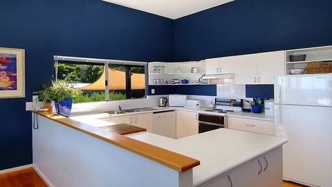 Tru Blu - Enjoy Sweeping 180 Degree Views Of Gracetown In This Modern Family Beach House - Accommodation Melbourne 9