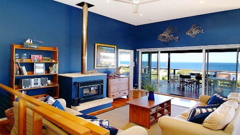 Tru Blu - Enjoy Sweeping 180 Degree Views Of Gracetown In This Modern Family Beach House - Accommodation Melbourne 5
