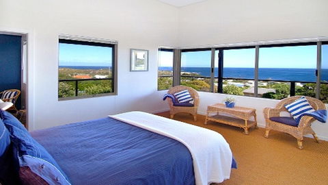 Tru Blu - Enjoy Sweeping 180 Degree Views Of Gracetown In This Modern Family Beach House - Accommodation Melbourne 3