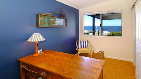Tru Blu - Enjoy Sweeping 180 Degree Views Of Gracetown In This Modern Family Beach House - Accommodation Melbourne 4