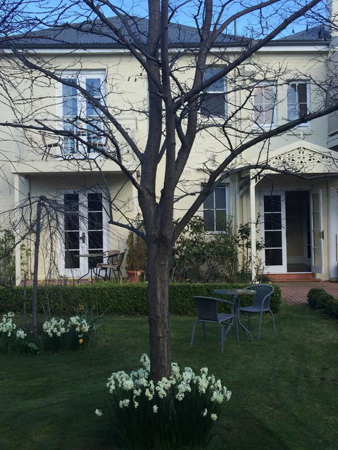Clydesdale Manor - Accommodation Melbourne 2