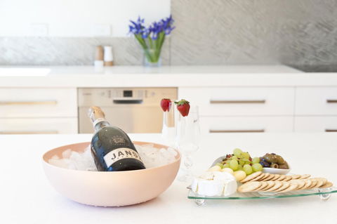 Sandy Bay Waterfront Home - Accommodation Melbourne 28