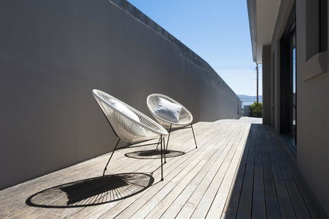 Sandy Bay Waterfront Home - Accommodation Melbourne 19