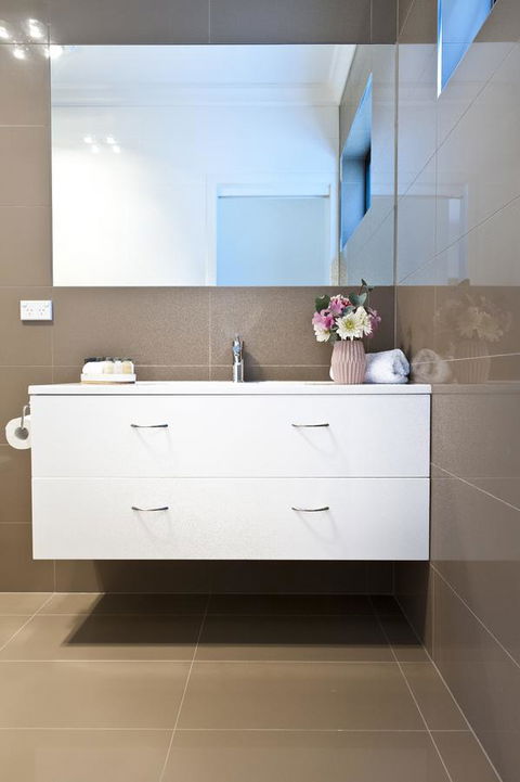 Sandy Bay Waterfront Home - Accommodation Melbourne 23
