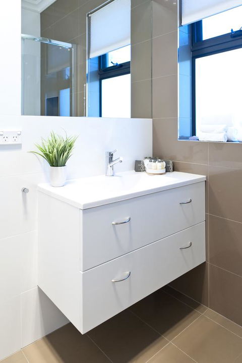 Sandy Bay Waterfront Home - Accommodation Melbourne 34