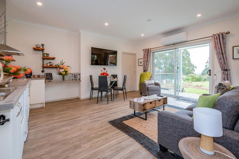 Erriba House - Accommodation Melbourne 6