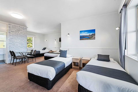 Coach House Launceston - Accommodation Melbourne 7