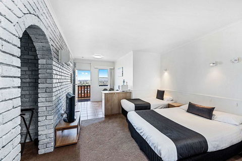 Coach House Launceston - Accommodation Melbourne 13