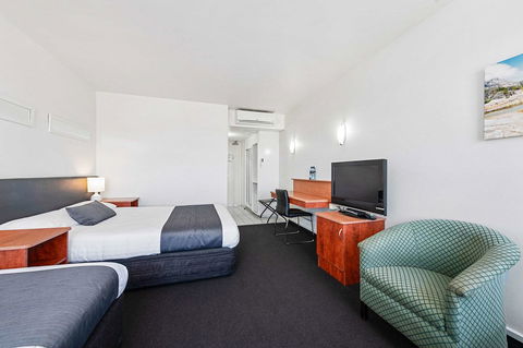 Coach House Launceston - Accommodation Melbourne 6