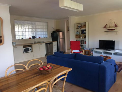 Anchorage Waterfront Retreat - Accommodation Melbourne 5