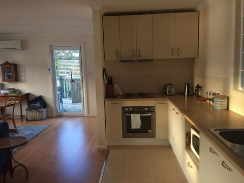 Anchorage Waterfront Retreat - Accommodation Melbourne 4