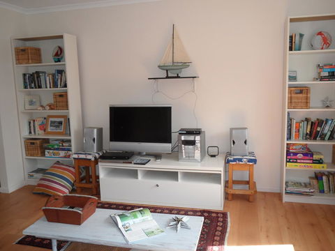 Anchorage Waterfront Retreat - Accommodation Melbourne 8