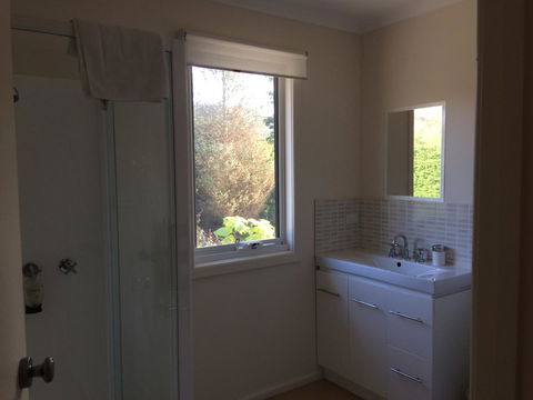 Anchorage Waterfront Retreat - Accommodation Melbourne 30
