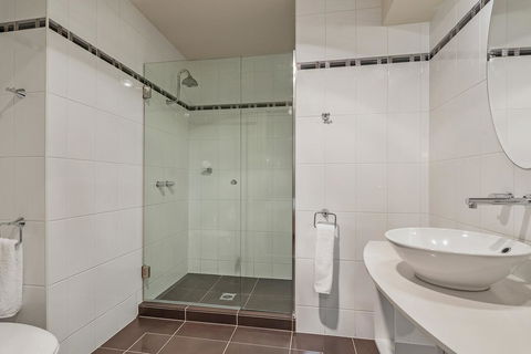 Peppers Seaport Hotel - Accommodation Melbourne 2