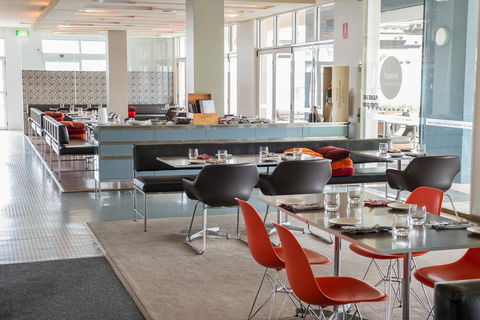 Peppers Seaport Hotel - Accommodation Melbourne 35
