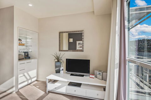 Peppers Seaport Hotel - Accommodation Melbourne 1
