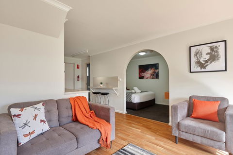 Elphin Serviced Apartments - Accommodation Melbourne 11